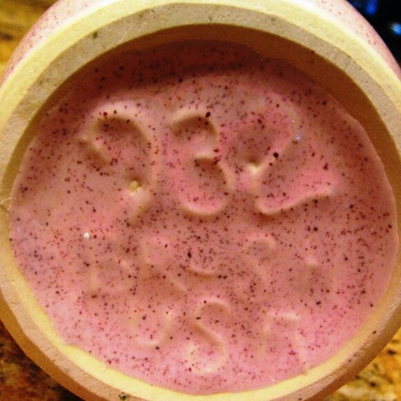 Vintage BRUSH McCOY Signed & Numbered 22 oz Pitcher Pink Famous Speckle Pattern - Picture 3 of 4